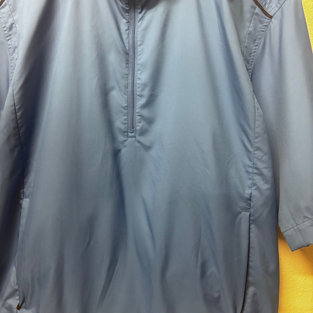 Men's Nike Blue/Periwinkle Short Sleeve Golf Windbreaker Jacket Like New - Picture 2 of 6